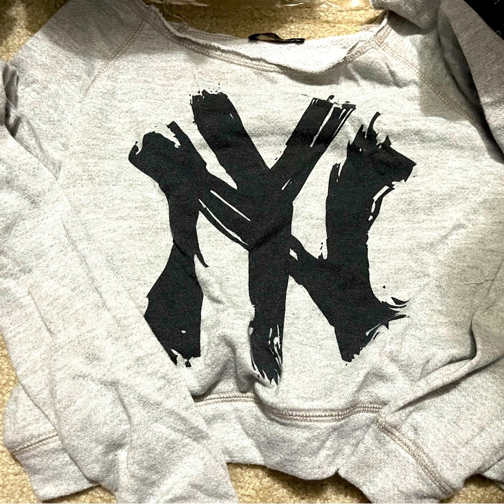 Joyce Leslie NY Yankee cut back short length long sleeve shirt